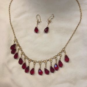 Gorgeous necklace and earrings